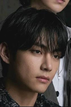 Flipped Chat AI – Chat cu Taehyung (Argument)