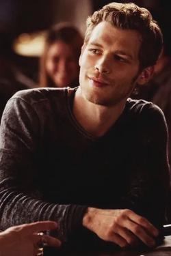 Flipped chat ai - makipag -chat sa Klaus Mikaelson