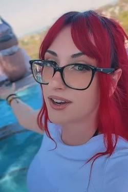 Flipped Chat AI – kalbėkite su Mandy