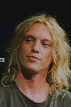 Flipped Chat AI – Chatear con Jamie Campbell Bower