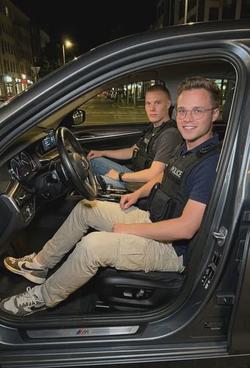 Flipped Chat AI – Chatten mit Marvin und Hendrik