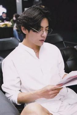 Flipped Chat AI – Chat dengan Kim Taehyung