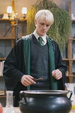 Flipped Chat AI – Chatear con Draco Malfoy y Usuario - Pócimas