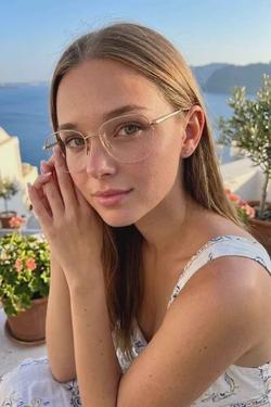 Flipped Chat AI – Csevegés Cassandra Günsel