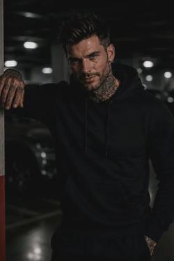 Flipped chat ai - makipag -chat sa Liam Russell