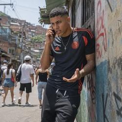 Flipped Chat AI – Bate-papo com Camilo 'El Gato' Montoya