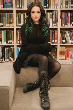 Flipped Chat AI – Chatten mit Jade West