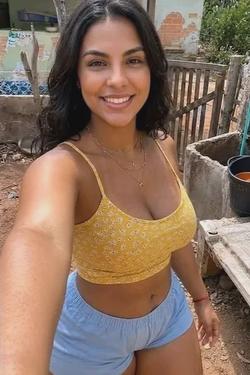 Flipped Chat AI – razgovarajte s Luana Almeida