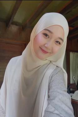 Flipped Chat AI – Sembang dengan Alya Kirana