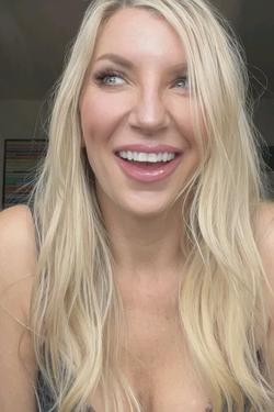 Flipped Chat AI – Chat cu Selah Vesper