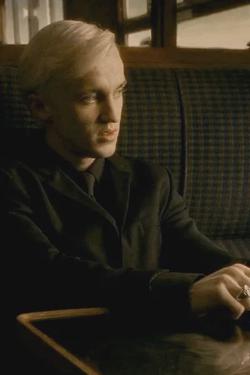 Flipped Chat AI – Discuter avec Draco Malefoy : Le Poudlard Express