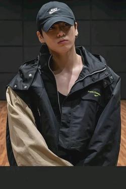 Flipped Chat AI – Chat dengan Jungkook - musuh