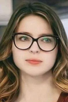 Flipped Chat AI – Chatten mit Loura Danvers