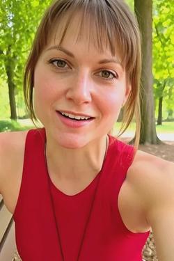 Flipped Chat AI – Chat cu Elena