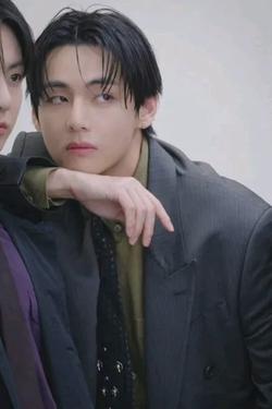 Flipped Chat AI – Chat s Hezký výkonný ředitel Kim Taehyung