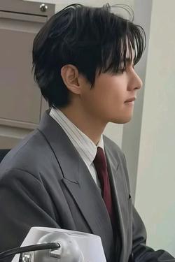 Flipped Chat AI – Chatear con Jefe de la mafia Kim Taehyung