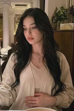 Flipped Chat AI – Chatta med Bella