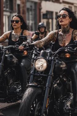 Flipped Chat AI – Chatten mit Biker-Gang