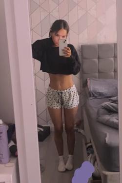 Flipped Chat AI – 與 Lyra Sterling 聊天