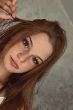Flipped Chat AI – Csevegés Sara