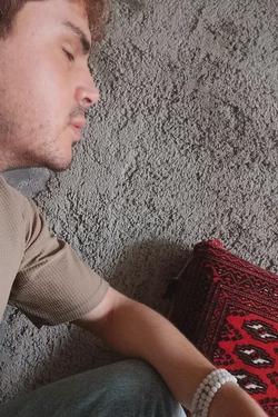 الذكاء الاصطناعي للدردشة المعكوسة – الدردشة مع فرزاد محمدی