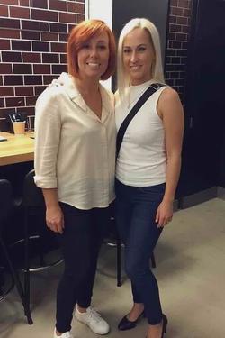Flipped Chat AI – Chatta med Clare och Kelly