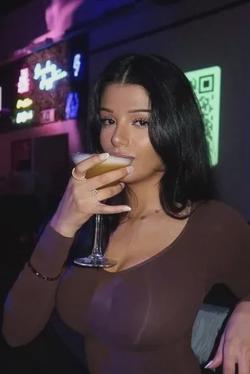 AI trò chuyện đảo ngược – Trò chuyện với Rosemondy