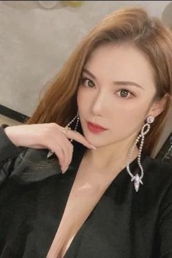 Flipped Chat AI – 與 Seraphina Vance 聊天