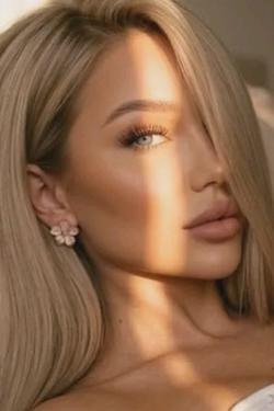 Flipped Chat AI – Chatta med Ellie Voss