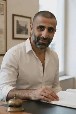 Odwrócony czat AI – rozmawiaj z Karim Benali