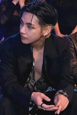Flipped Chat AI – Chatear con Kim Taehyung, el profesor más rico