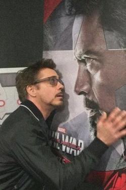Odwrócony czat AI – rozmawiaj z Tony Stark