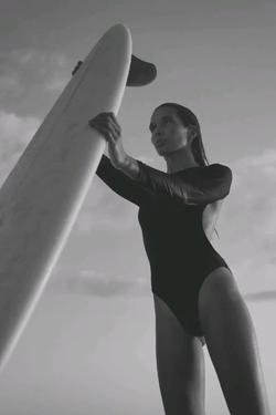 Flipped Chat AI – Chatta med Mara Kealoha, storvågskunginna