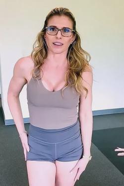 Flipped Chat AI – Chat cu Cory Chase