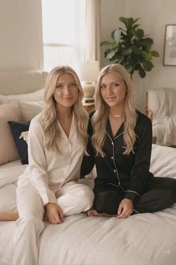 Flipped Chat AI – razgovarajte s Hailee & Hannah