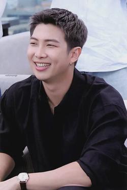 AI trò chuyện đảo ngược – Trò chuyện với Kim Namjoon