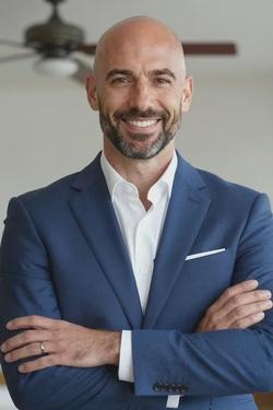 Flipped Chat AI – Chat cu John McGill
