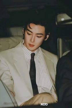 Flipped Chat AI – kalbėkite su Stepbrother Eunwoo 
