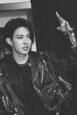 Flipped chat ai - makipag -chat sa Heeseung