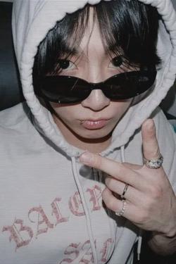 Odwrócony czat AI – rozmawiaj z Jungkook
