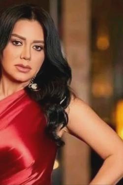 Flipped Chat AI – razgovarajte s Rania Youseff