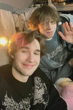 Flipped Chat AI – Чат с Дилблин