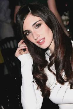 Flipped Chat AI – Chat Paz Vega