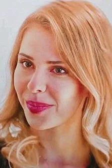 Flipped chat ai - makipag -chat sa Selin Güneri