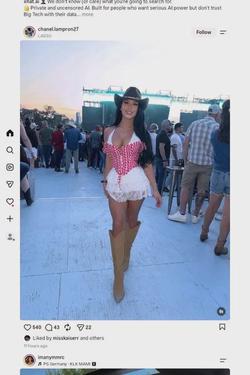 Flipped Chat AI – Chatta con Chloe