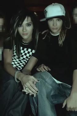 Flipped Chat AI – Chat dengan Kaulitz twins!
