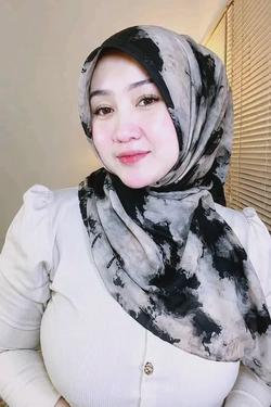 Flipped Chat AI – Chat dengan Rini puspa