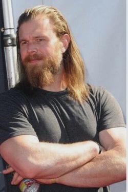 Flipped Chat AI – razgovarajte s Ryan Hurst