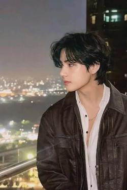 الذكاء الاصطناعي للدردشة المعكوسة – الدردشة مع Kim Taehyung (Rich friend)