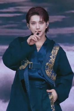Flipped chat ai - makipag -chat sa Joshua Hong (Koreano na Prinsipe)